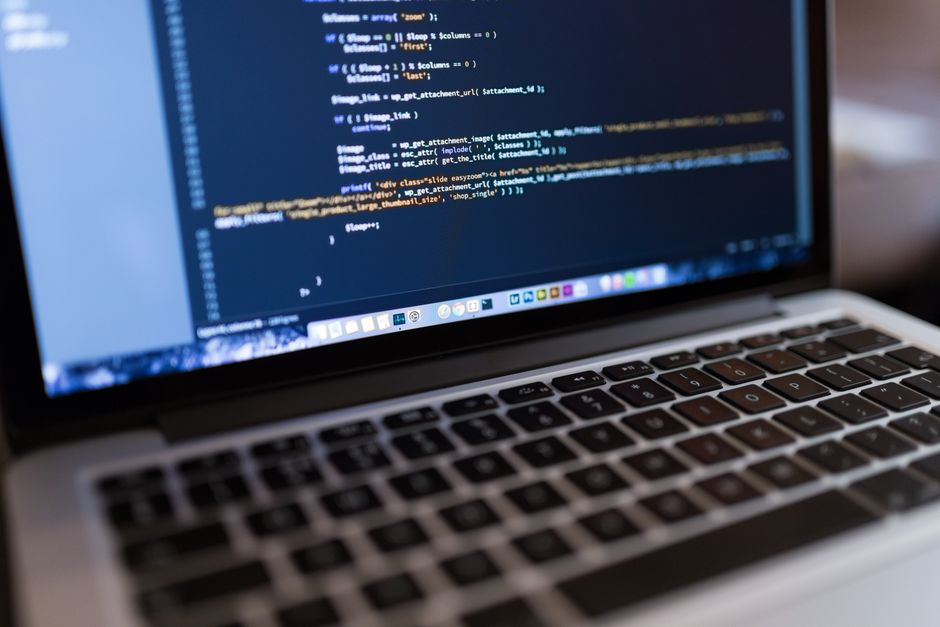 Code source d'un site WordPress à l'écran